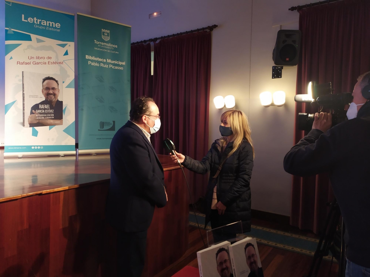 20210422171824_happened_59_presentacion-del-libro-autorrealizacion-de-rafael-garcia-estevez-5.jpg