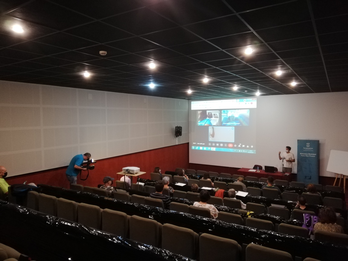 20211018115512_happened_111_7-octubre-club-literario-presencial-torremolinos-cultura-4.jpg