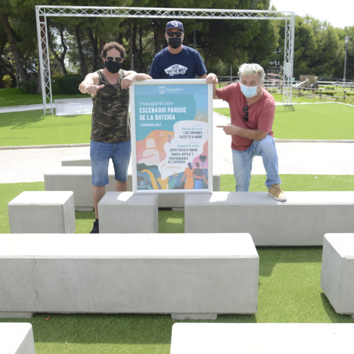 Torremolinos lleva las actividades culturales al Parque de la Batería con la construcción de un escenario permanente